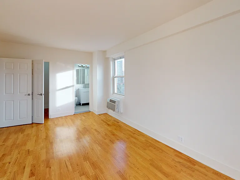 3000 Ocean Pkwy #7N — Photo 5