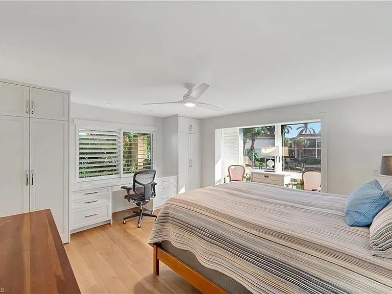 2258 Gulf Shore Blvd N #O1 — Photo 17