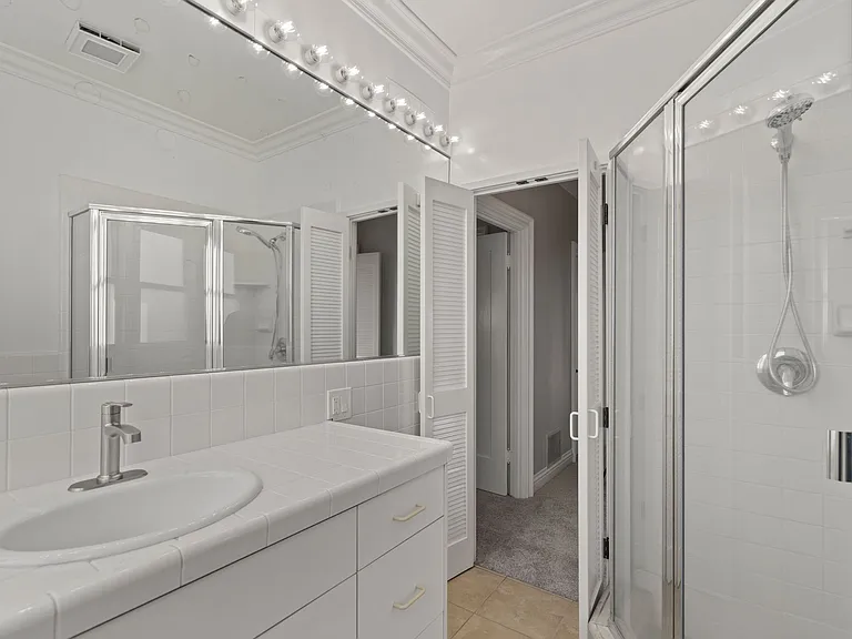 1703 E Cliff Dr #4 — Photo 14