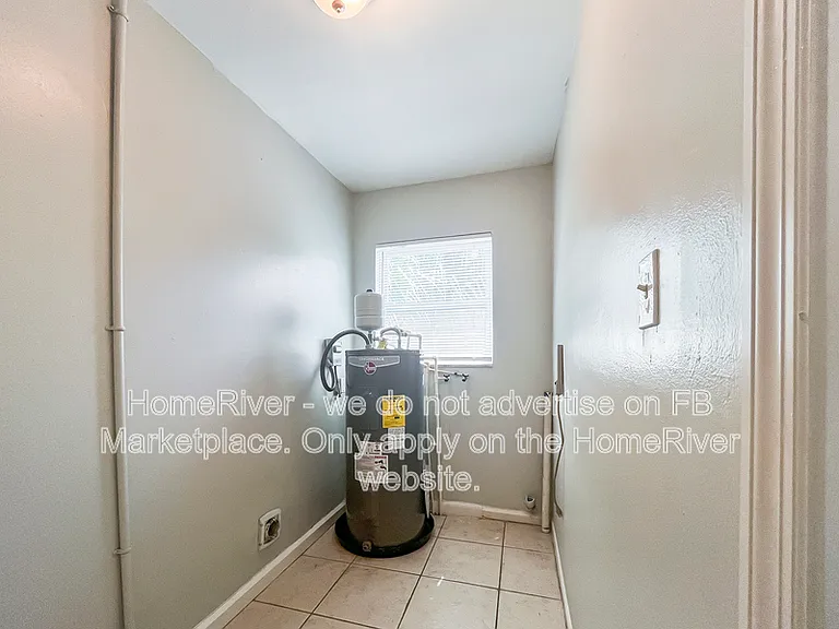 1903 W Spruce St — Photo 12