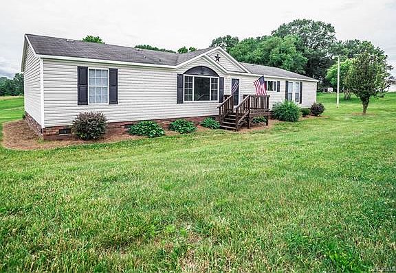 2nd image of 104 Garett Ln #35