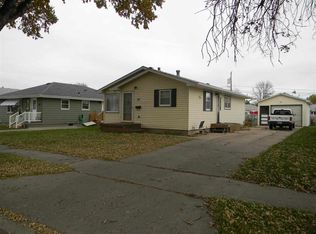 14 19th St NW, Minot, ND 58703