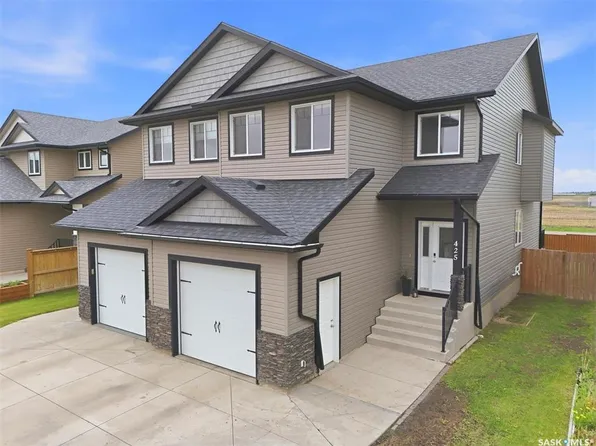 425 Redwood CRESCENT, Warman, SK S0K 4S2