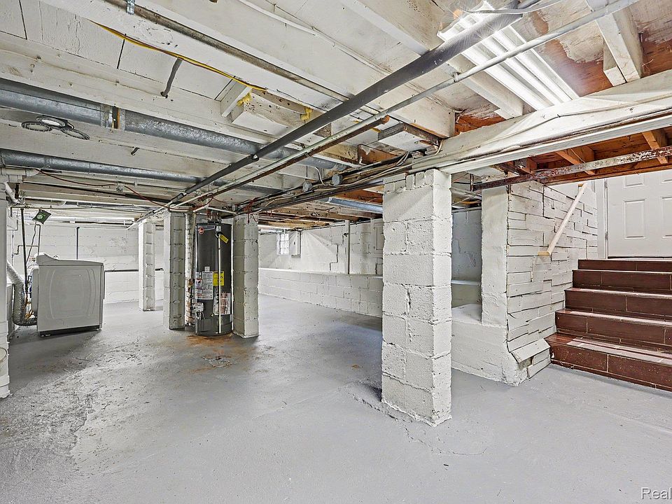237 Pleasant St, photo 10