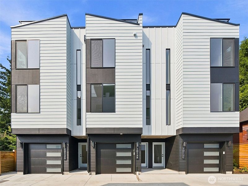 2nd image of 1014 B NE 70th Street