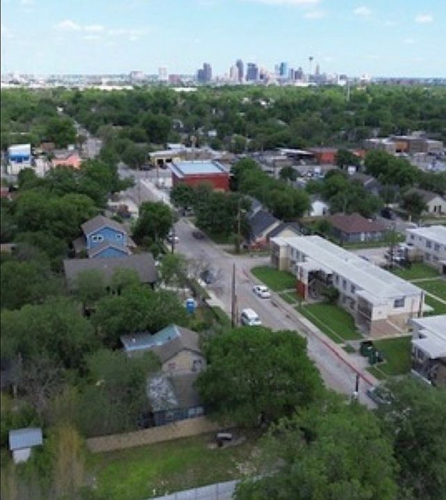 2nd image of 202 Henry LOT 27