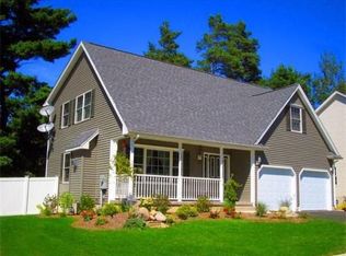 22 Barrington Dr, Springfield, MA 01129