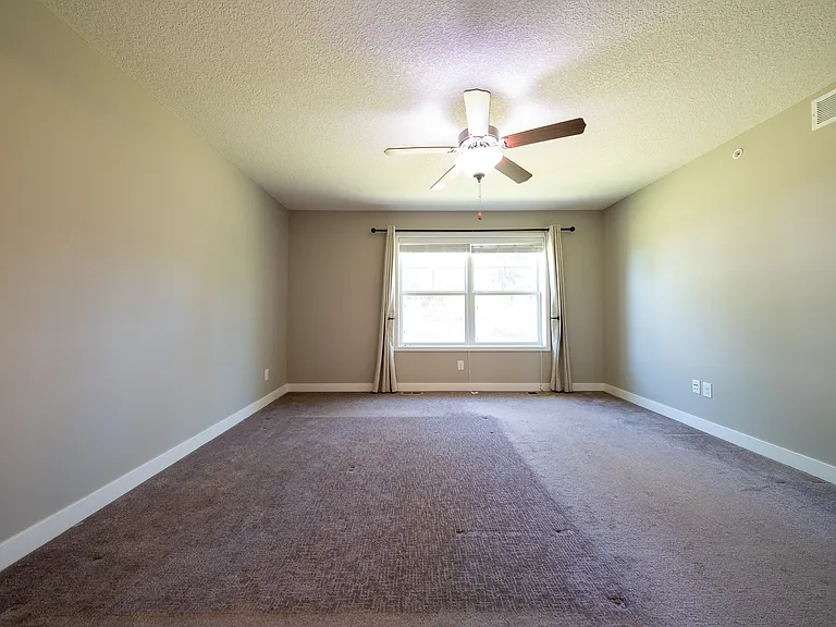 5874 Royalton Rd NE — Photo 25