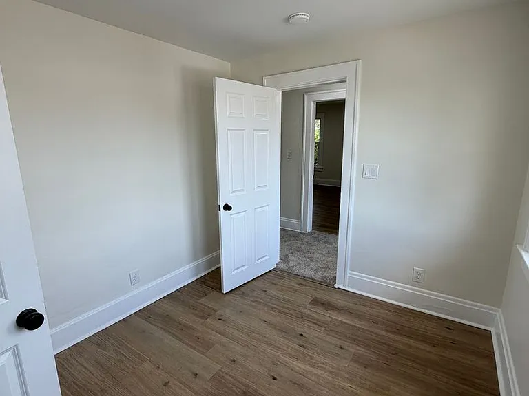 423 Sheldon Ave — Photo 12