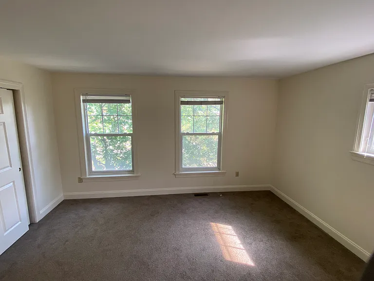 345 Dorset St #E — Photo 7