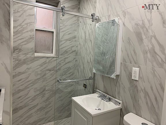 5th image of 4811 45th St APT 5A