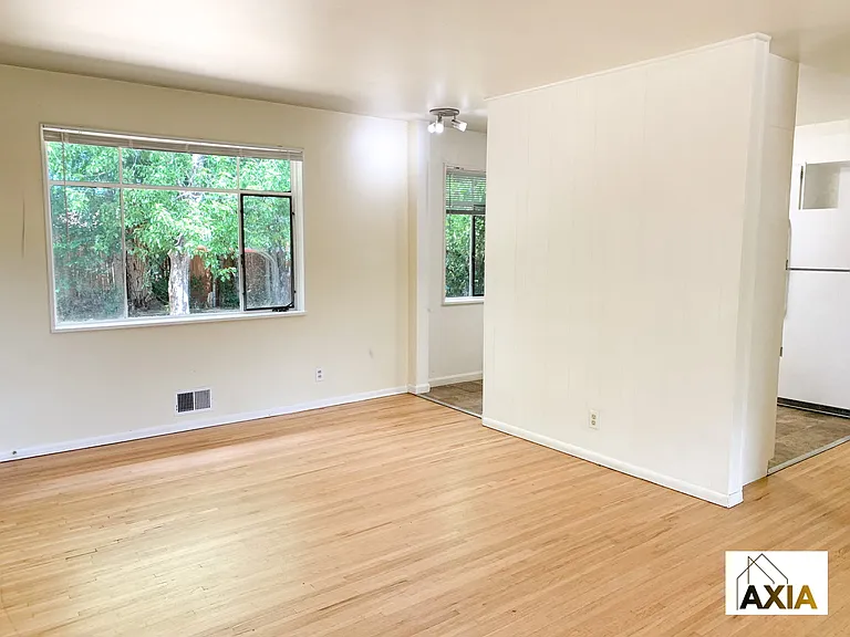 205 S 39th St — Photo 3