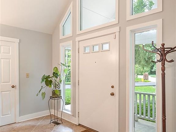 2nd image of 1561 Tulipwoods Cir