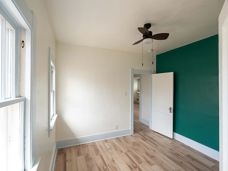 1222 E Custer St #1 — Photo 3