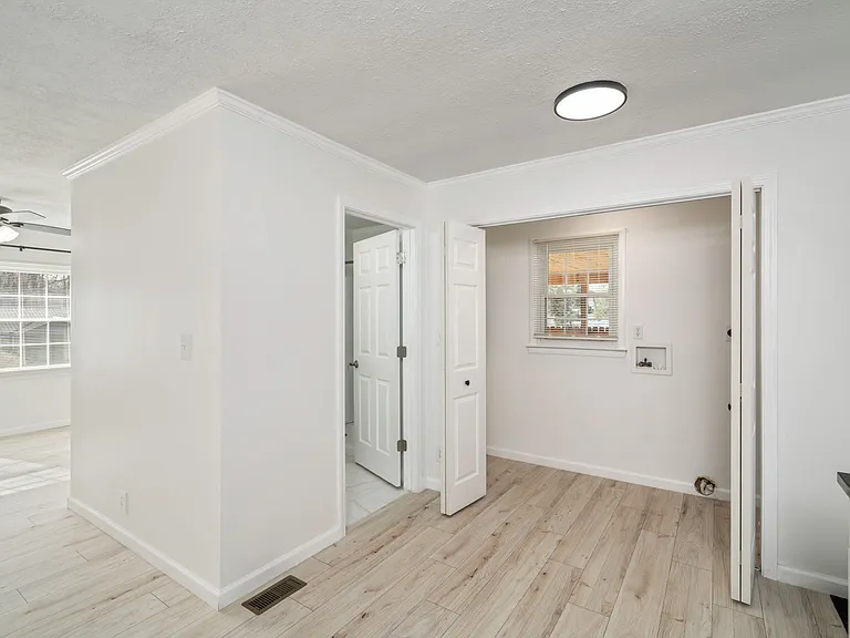 331 Sarvis Dr — Photo 19