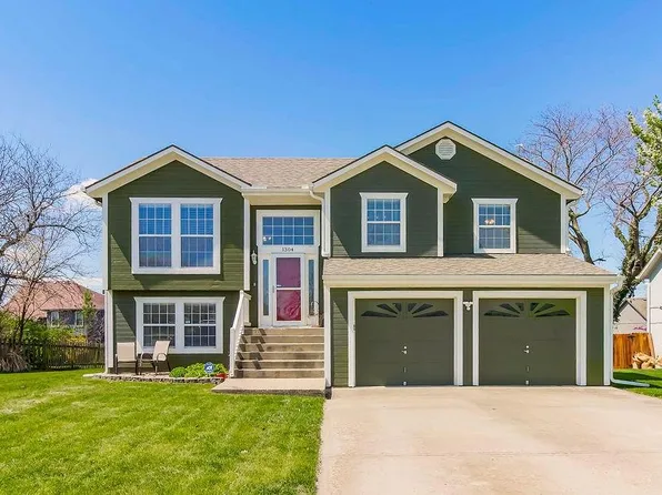 1304 16th Ave S, Greenwood, MO 64034