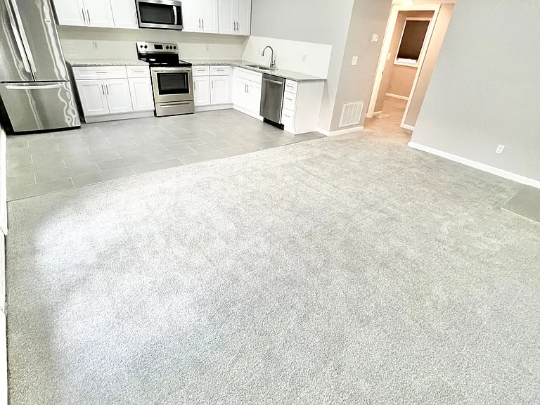 451 Frizzell Ave #D — Photo 11