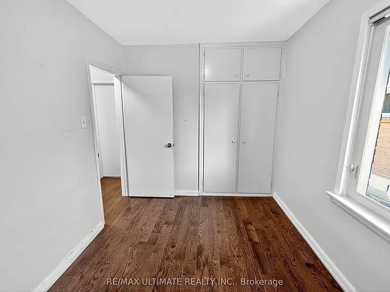50 Charlemont Cres — Photo 22