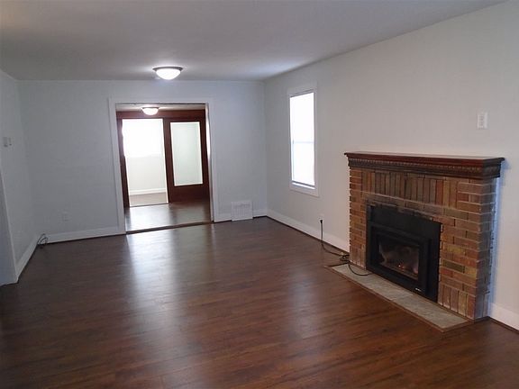 2nd image of 1223 W Carlisle Ave