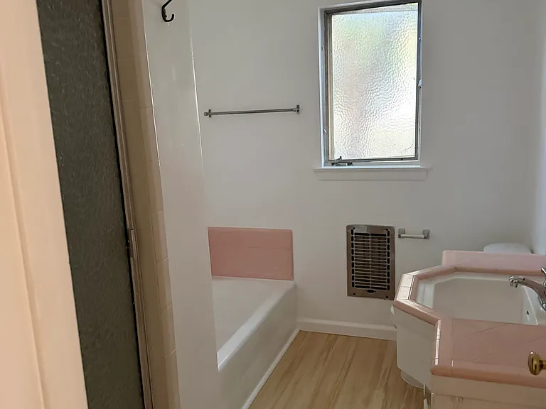 918 W Huntington Dr #J — Photo 10