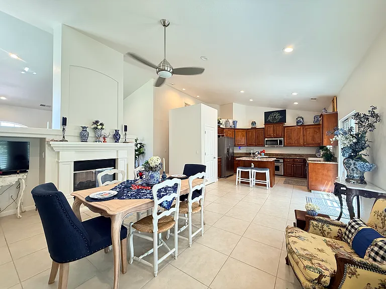 1140 E Sawgrass Ave — Photo 15
