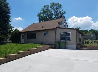 75 Ernston Rd, Parlin, NJ 08859