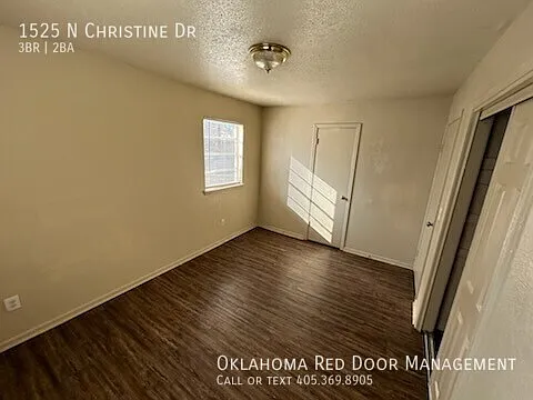 1525 N Christine Dr — Photo 6