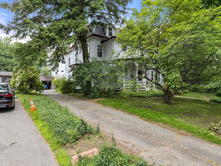 15 Myrtle St — Photo 37