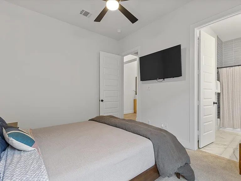 557 Jefferson Dr — Photo 22