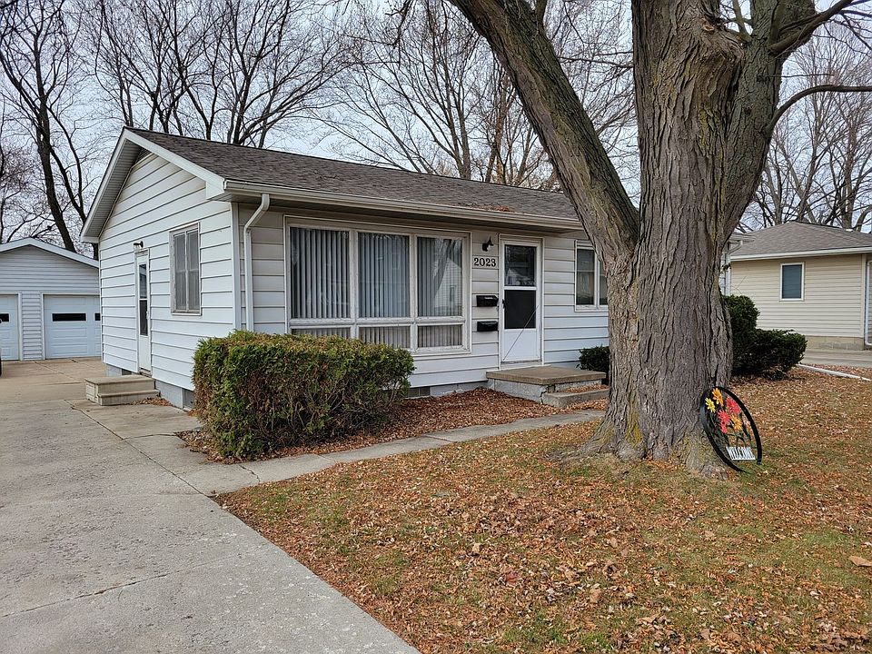 1st image of 2023 Valley Park Dr