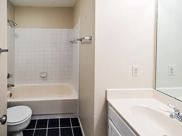 18865 Vineyard Point Ln — Photo 20