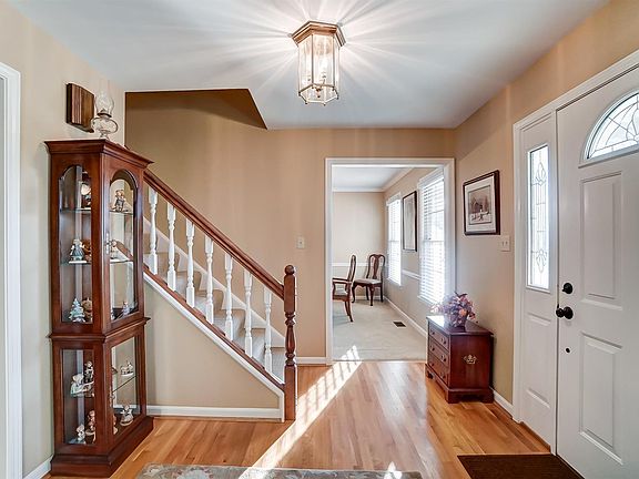 5th image of 4525 Saint Andrews Ct