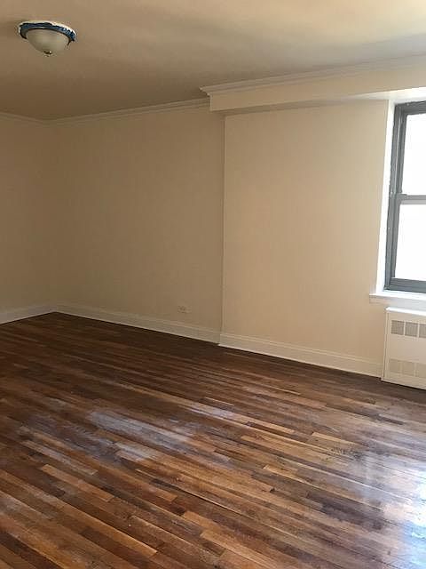 2nd image of 4576 163rd St #2