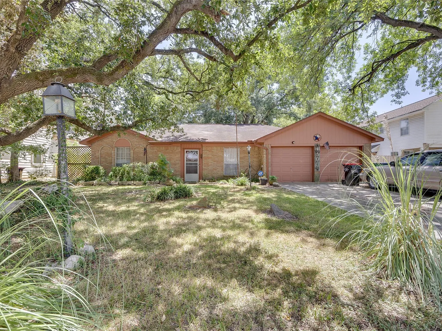 3 bed, 2.0 bath, 1733 sqft, $1,600 — Photo 3