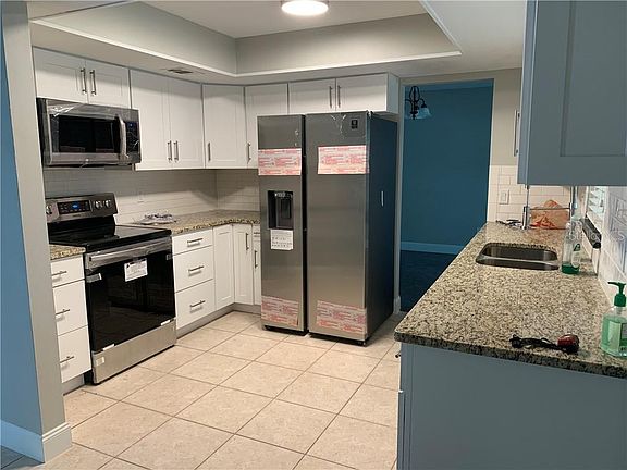 2nd image of 2872 N Morningside Ct