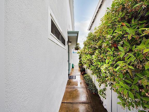 4th image of 327 Colton St
