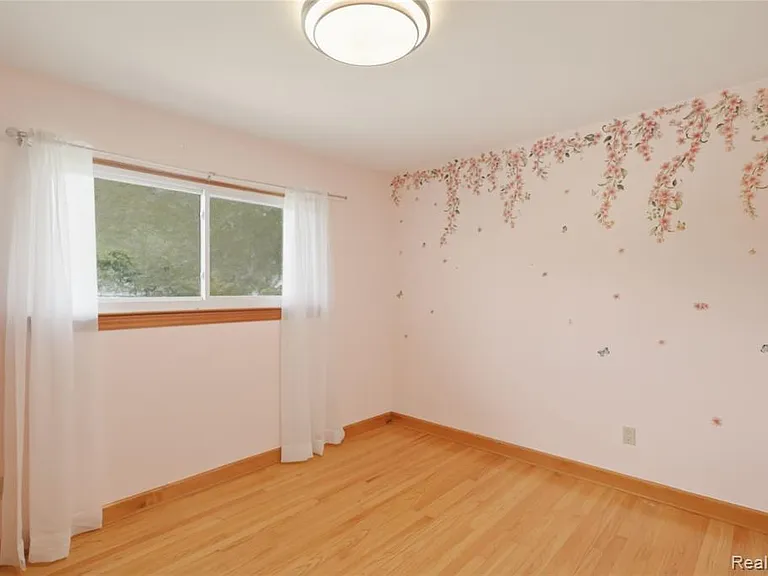 3125 Hedge Dr — Photo 13
