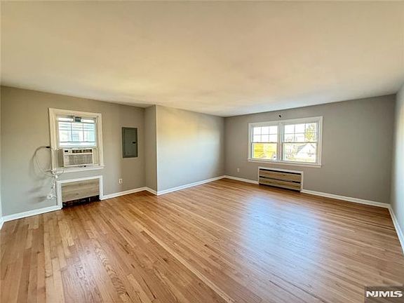 2nd image of 175 Van Winkle St Floor 2