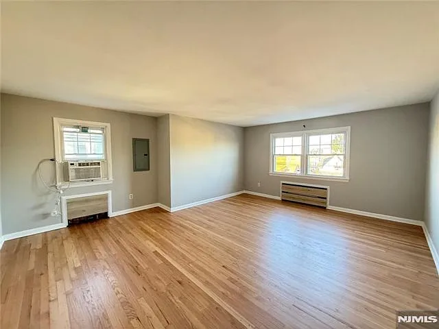 175 Van Winkle St #2 — Photo 2