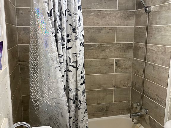 2nd image of 396 N Center Ave #2