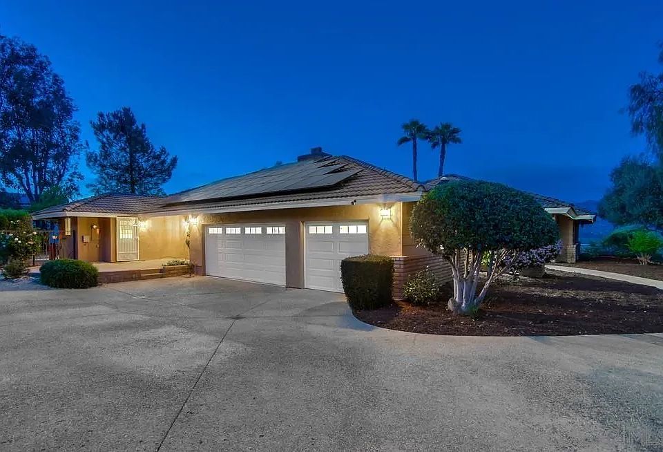 惰眠むさぼ郎  15226 Moonglow Dr, Ramona, CA 92065 | MLS #250038070 | Zillow