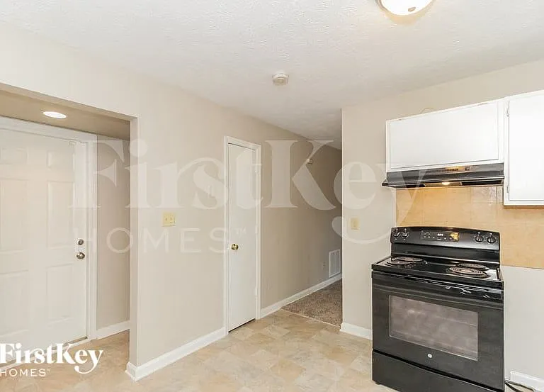 5211 Scarbrough Ln — Photo 8