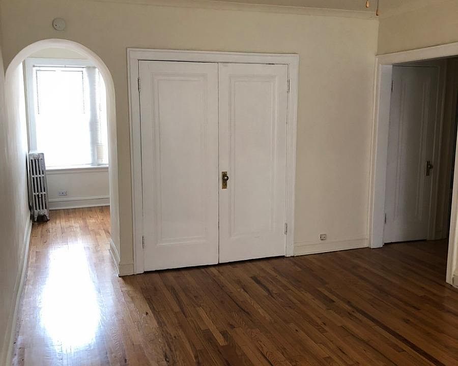 1st image of 4846 W Wrightwood Ave APT 1B