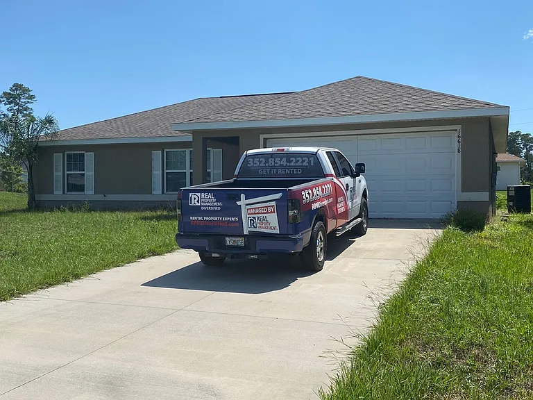 16618 SW 31st Cir — Photo 3