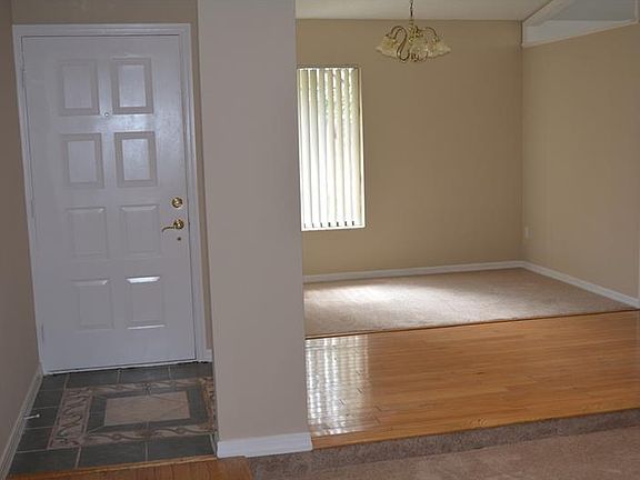 4th image of 303 Kantor Blvd