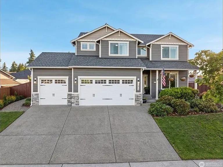 10713 Palisades St SE — Photo 1