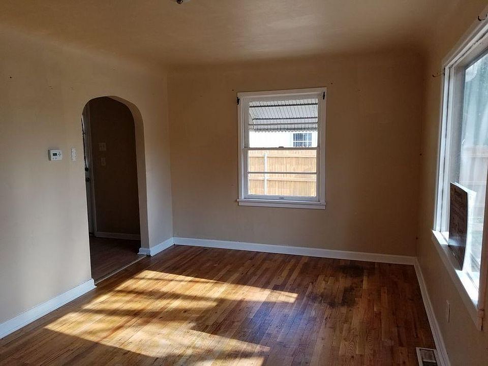 1st image of 1540 N Monument Ave