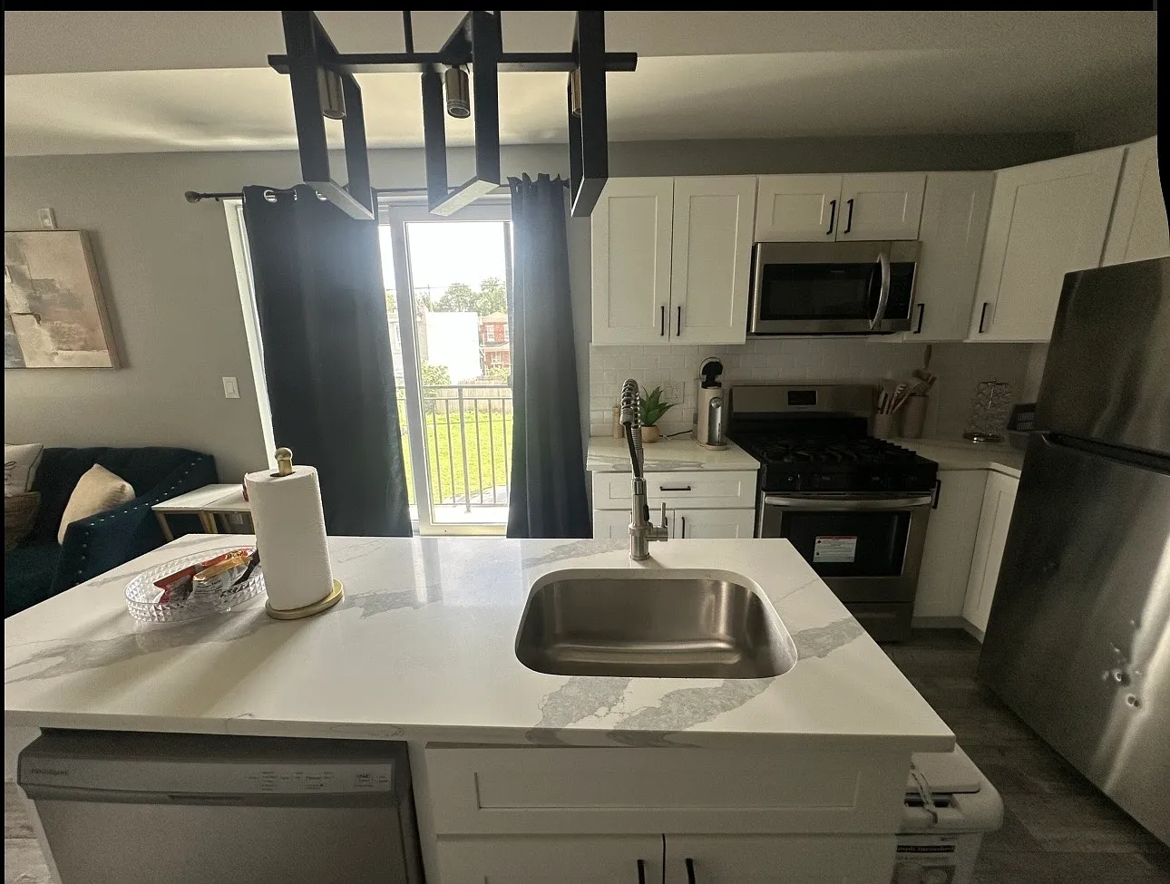 2 bed, 1.5 bath, $1,675 — Photo 2