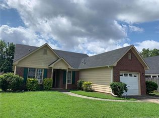 6313 Foxlake Dr, Fayetteville, NC 28314
