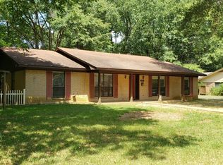 1401 E Brazos St, Palestine, TX 75801